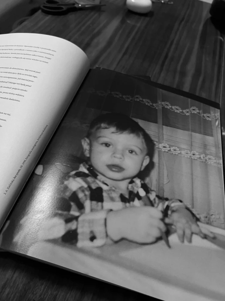 Autorski projekt tatuażu – rysunek tuszem tworzony przez tatuatora z ASP