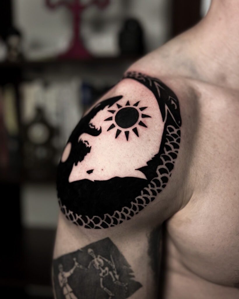 tatuarz meski ramie - mateusz zielinski tatutor