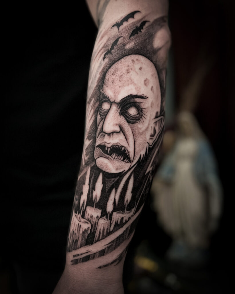dracula tatuarz, ramie, studio tatuarzu, mateusz zielinski