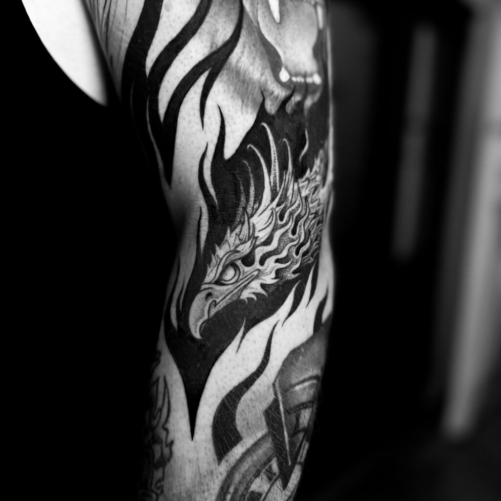 tatuaz-warszawa-orzel-na-ramieniu