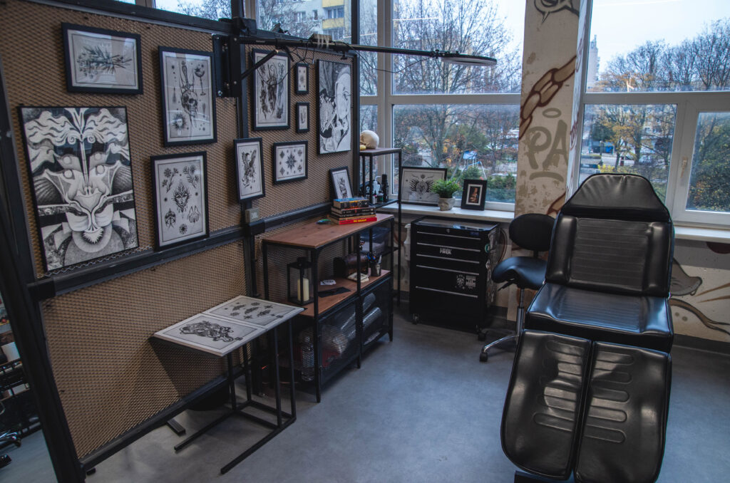studio tatuażu Warszawa – tatuaże artystyczne i symboliczne Mateusz Zieliński